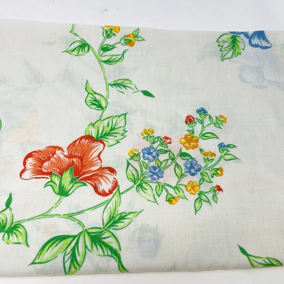 Vintage Floral Print Full Flat Sheet 79" x 94" Red Blue Yellow Green - Picture 2 of 4